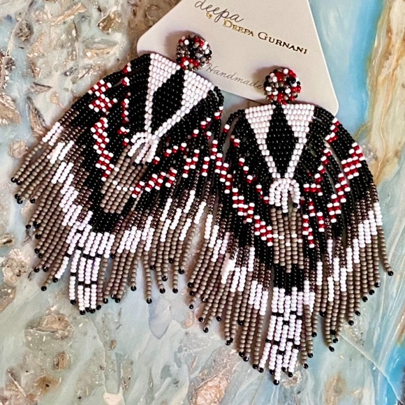 NWT Deepa Gurnani Luxe Beaded Chandeliers - Picture 12 of 16